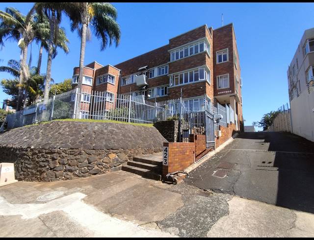 1 BEDROOM APARTMENT TO LET IN ESSENWOOD